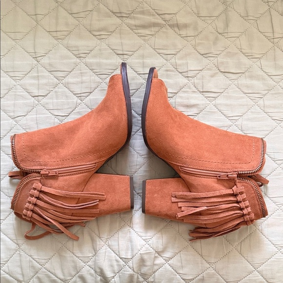 DV Dolce Vita Tan Peep-Toe Fringed Ankle Booties Faux Suede concert Western - Picture 11 of 14